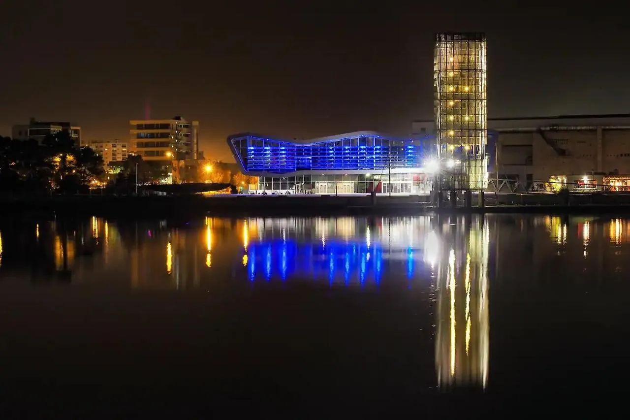 LORIENT CENTRE - Luxueux Appartements - NOUVEAU-WIFI FIBRE 0*,  France