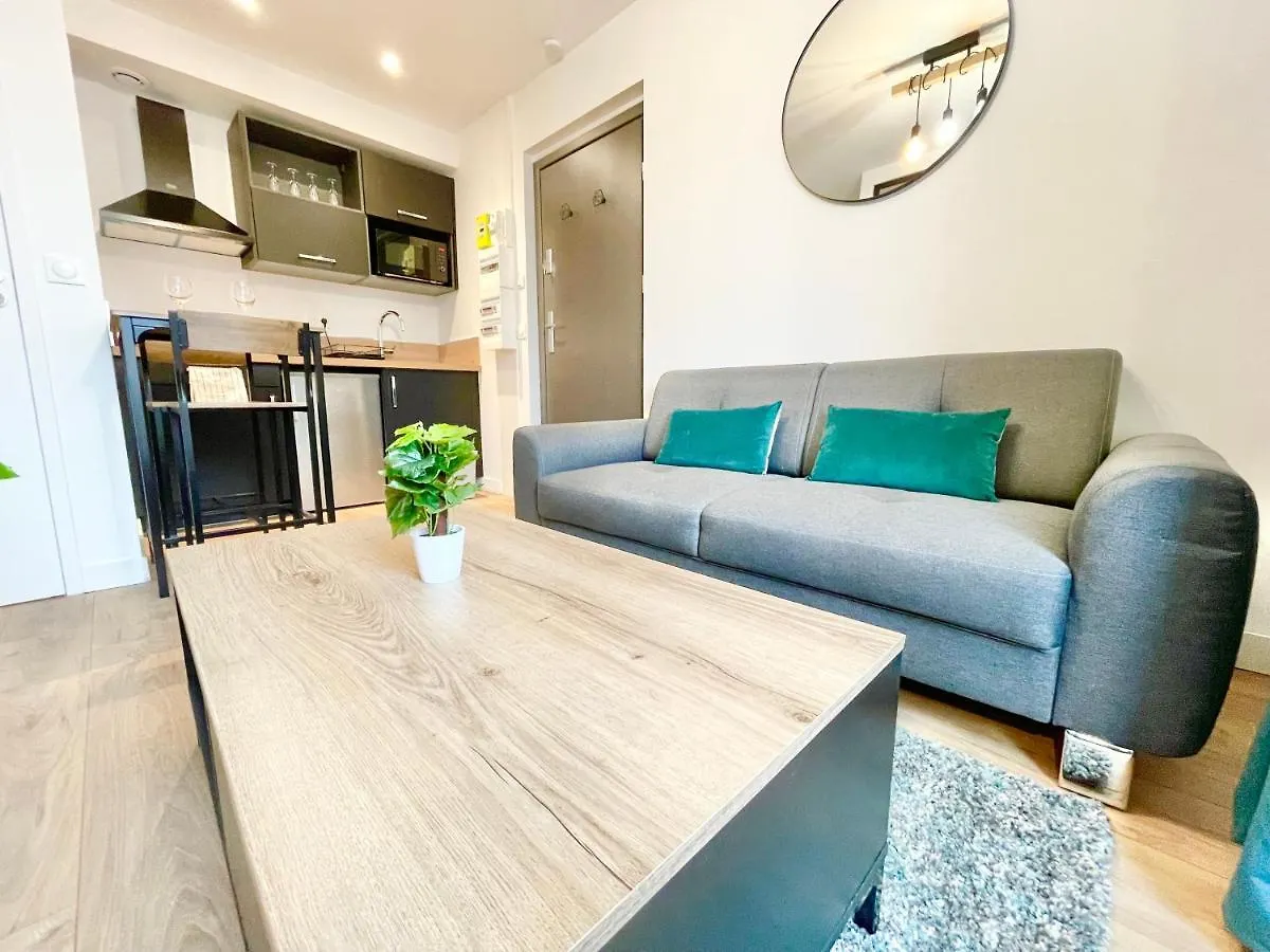 LORIENT CENTRE - Luxueux Appartements - NOUVEAU-WIFI FIBRE 0*,